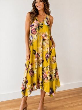 NWT Mlle Gabrielle Mustard Floral Maxi Dress Medium Removable Pendant Necklace